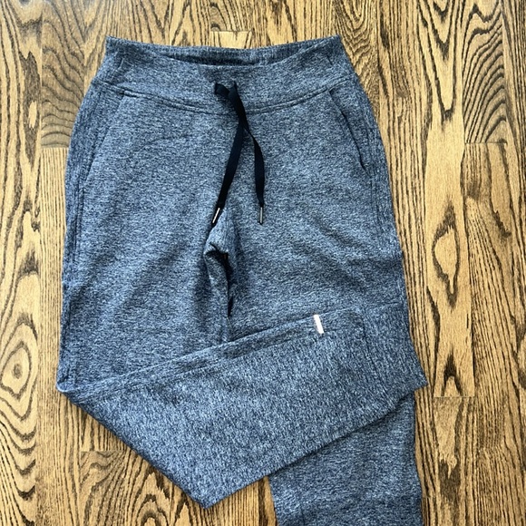 Lululemon athletic jogger - Picture 2 of 5
